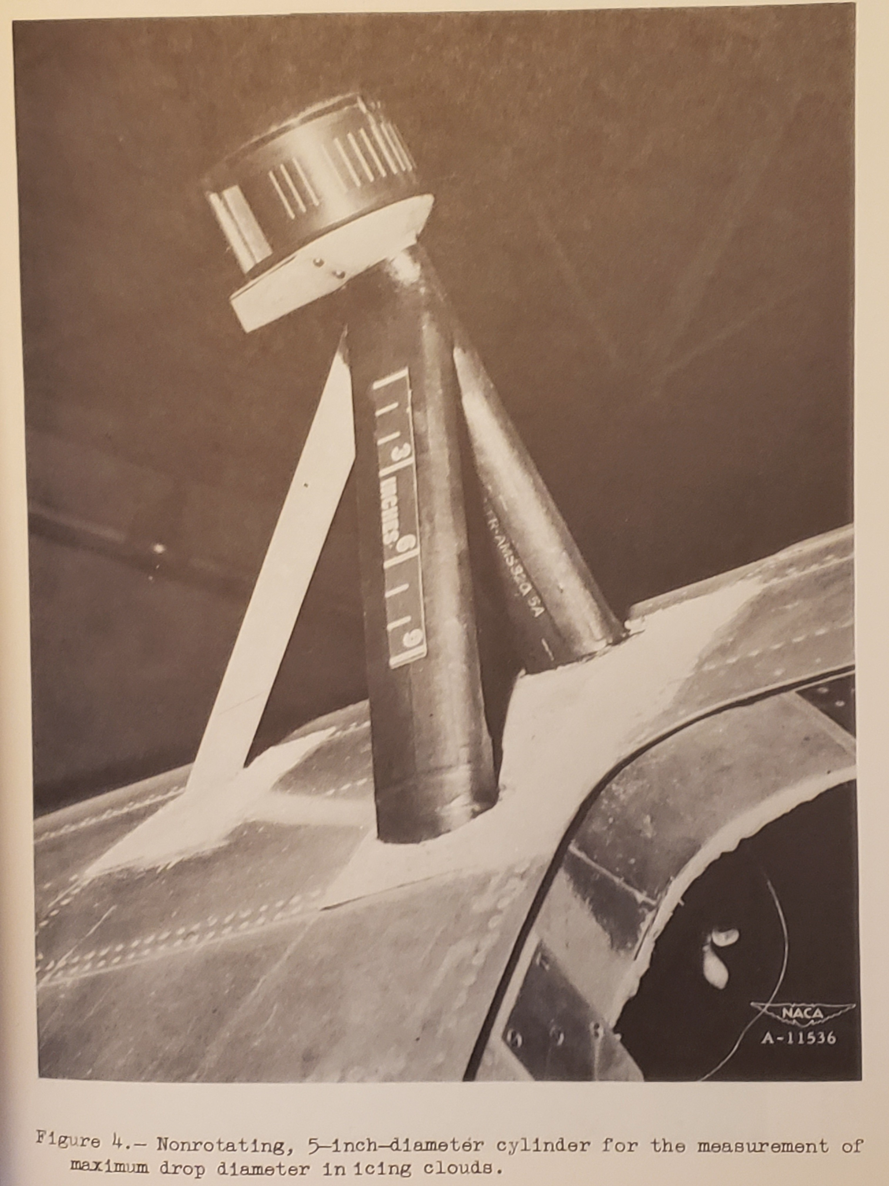 Figure 4. Nonrotating 5-inch-diameter cylinder for the measurement of maximum drop diameter in clouds.